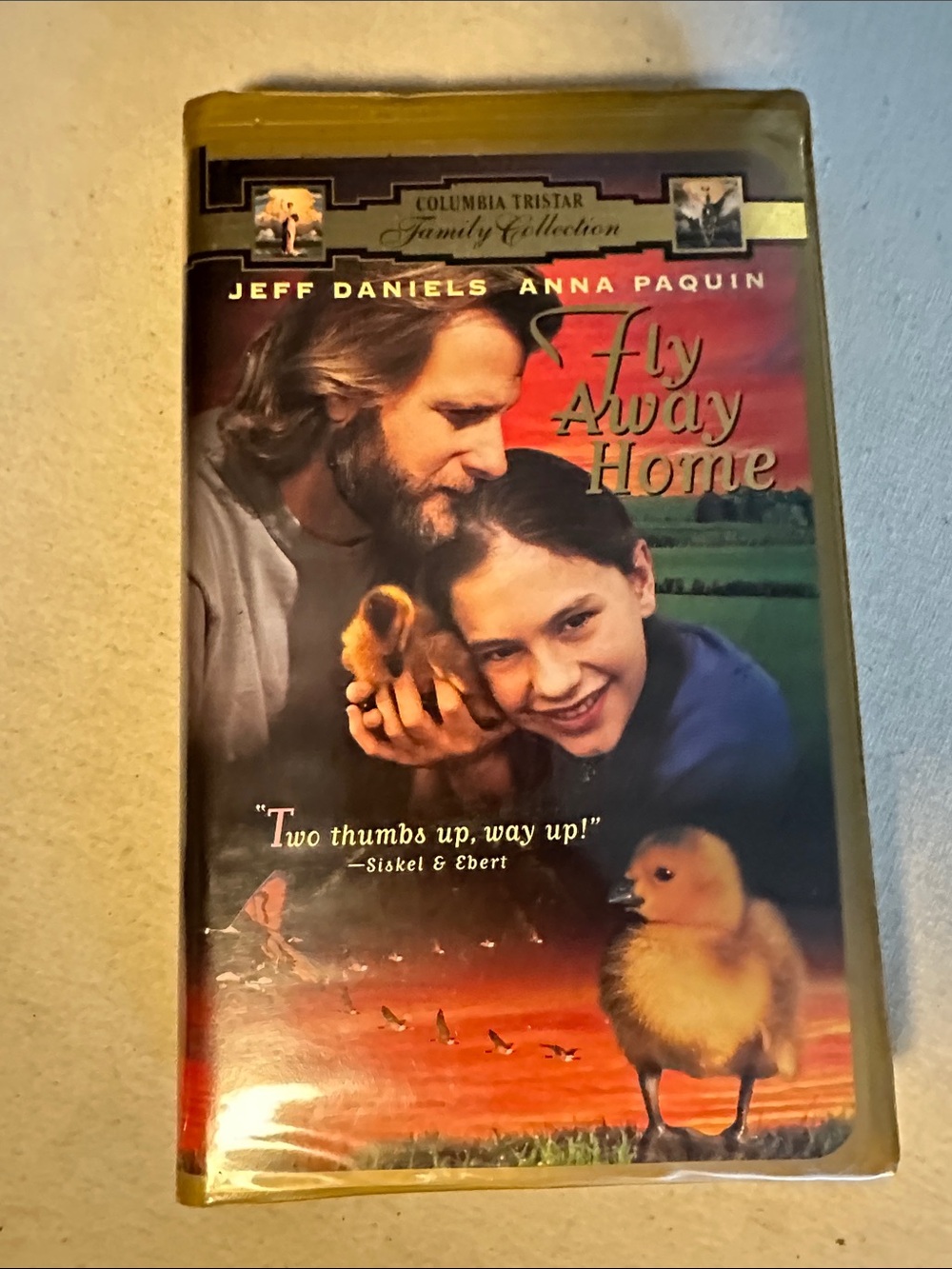 Fly Away Home VHS - Columbia TriStar - Yellow/Orange Artwork